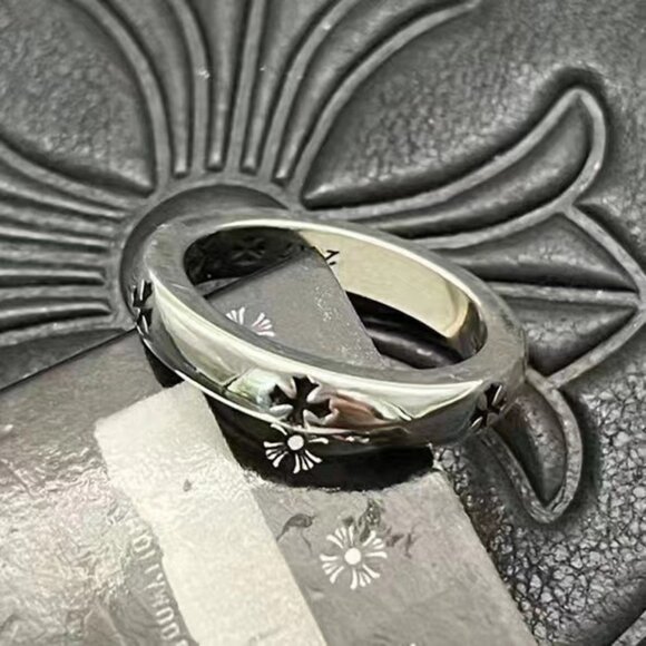 Chrome Hearts Cross Ring - Picture 5 of 9